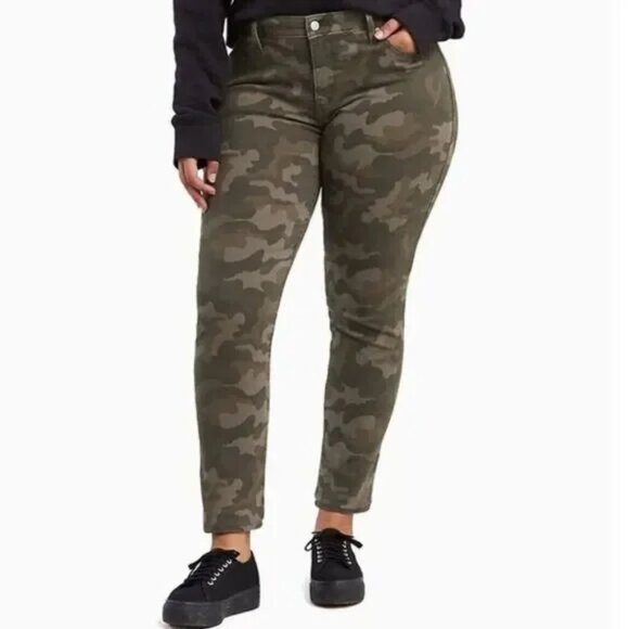 NWT Levi's Camouflage 311 Shaping Skinny Jeans l Plus Size 22 / 22W - Picture 1 of 8